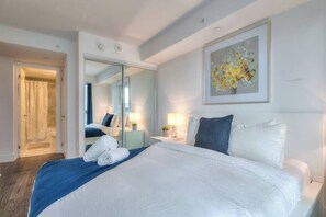 Luxury Suite, 2 Bedrooms, Non Smoking, 2 Bathrooms - Econo Suites DT (Toronto)