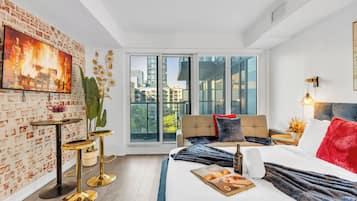 Comfort Studio Suite, 1 Queen Bed with Sofa bed, Non Smoking | Living area