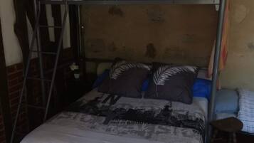 1 bedroom, travel cot, free WiFi, bed sheets