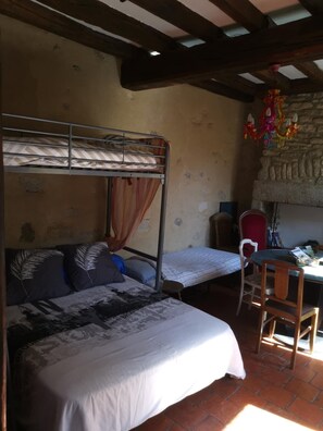 1 habitación, cuna de viaje, wifi gratis y ropa de cama 
