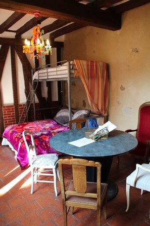 1 habitación, cuna de viaje, wifi gratis y ropa de cama 