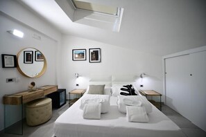 Standard Double Room - Royal Rooms (Laura)