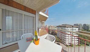 Balcony - Ideally Located sea Front Building With Pool (Lignano Sabbiadoro)