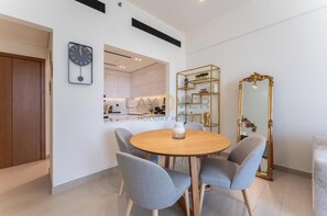 Dining - Layover Holiday Homes (Dubai)