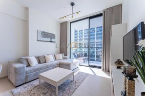 Living area - Layover Holiday Homes (Dubai)