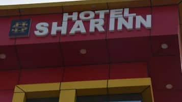 تفاصيل الفندق من الخارج