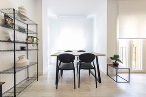 Dining - Charming Apartment with Terrace (Soria)