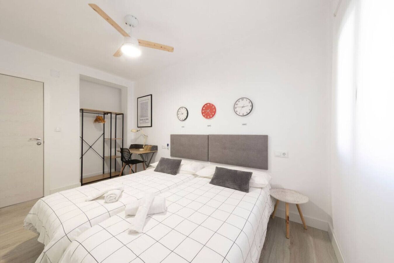 2 bedrooms, desk, iron/ironing board, WiFi