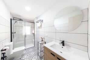 Bathroom - Charming Apartment with Terrace (Soria)