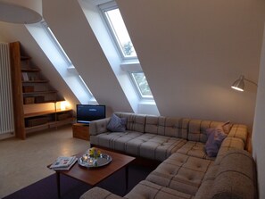 Fernseher, Tischtennisplatte