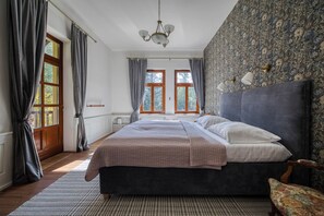 Room - Chateau du Golf, next to the Golf Resort Malevil (Liberec)