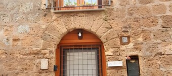 Apartamento 'Mad House Sutri' con Wi-Fi y Aire Acondicionado