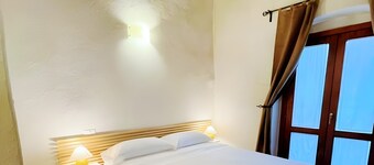 'Mad House Sutri' Apartment with Wi-Fi and Air Conditioning
