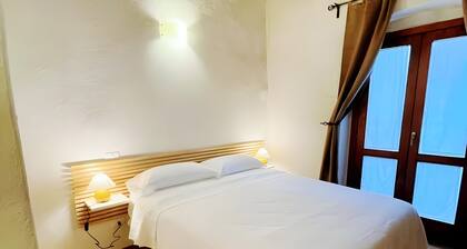 'Mad House Sutri' Apartment with Wi-Fi and Air Conditioning