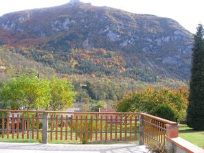 Property grounds - 85m² mountain house with 50 m2 terrace and panoramic view/3bedrooms (Alliat)