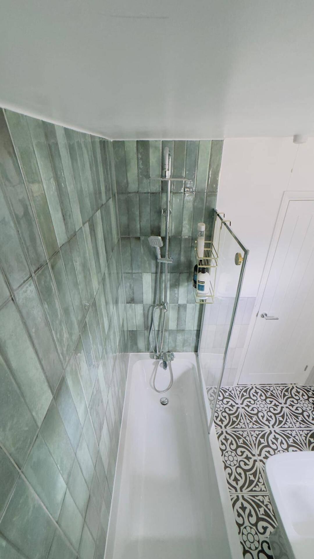 Combined shower/bathtub, deep-soaking bathtub, hair dryer, towels