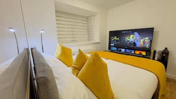 1 bedroom, free WiFi, bed sheets