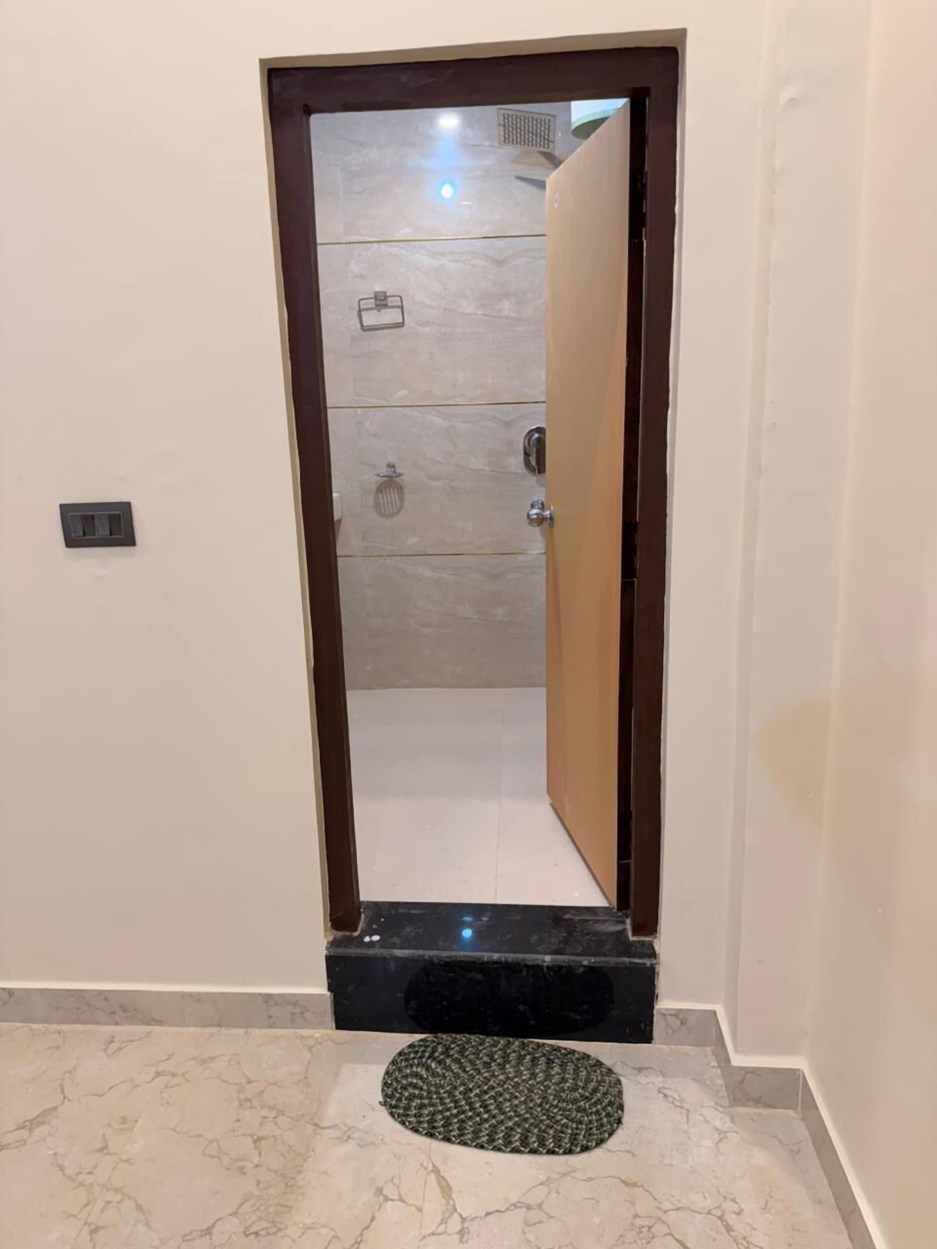 Standard Room | Bathroom