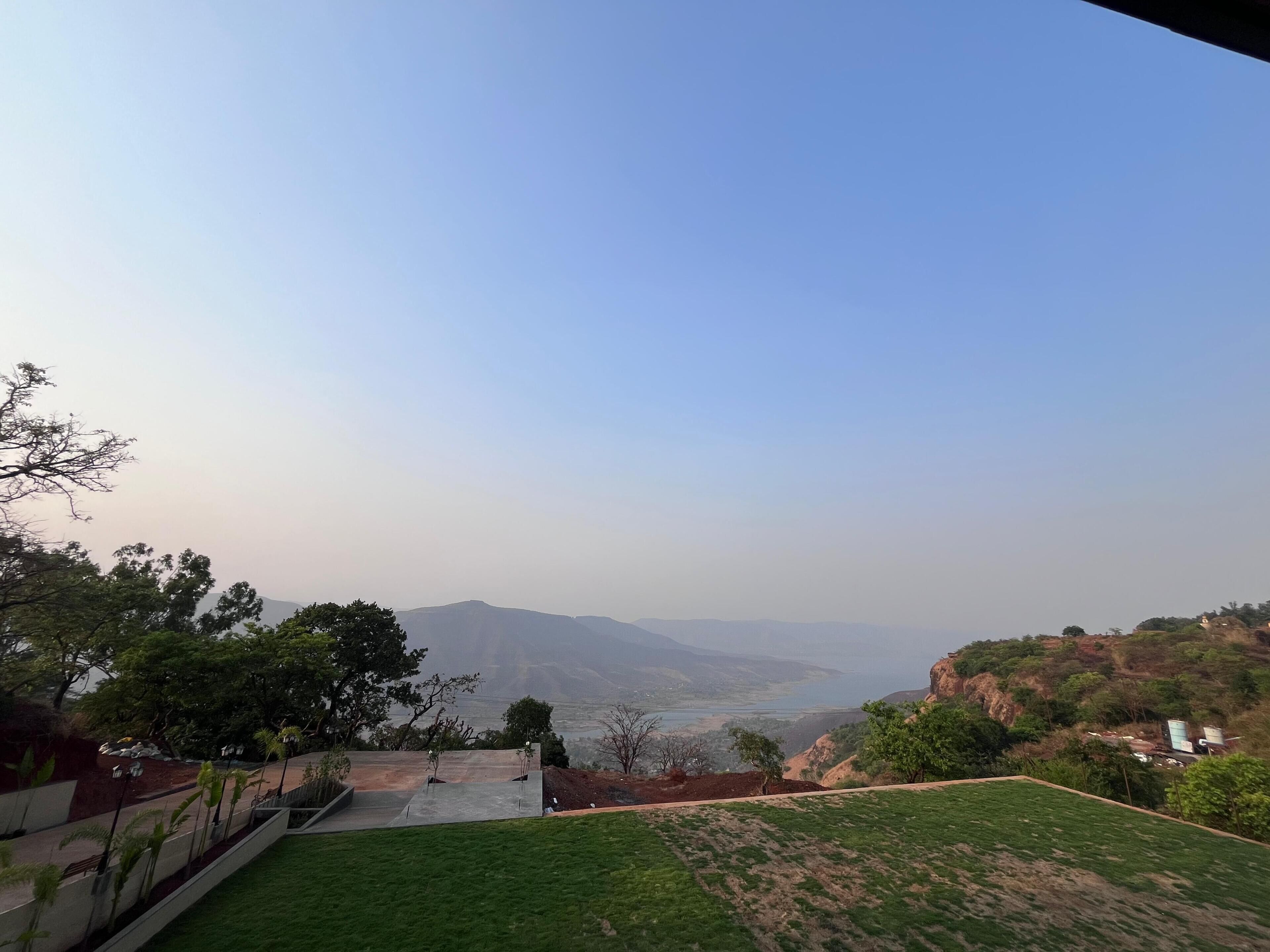 Economy Double Room, Balcony, Valley View | Pemandangan balkoni