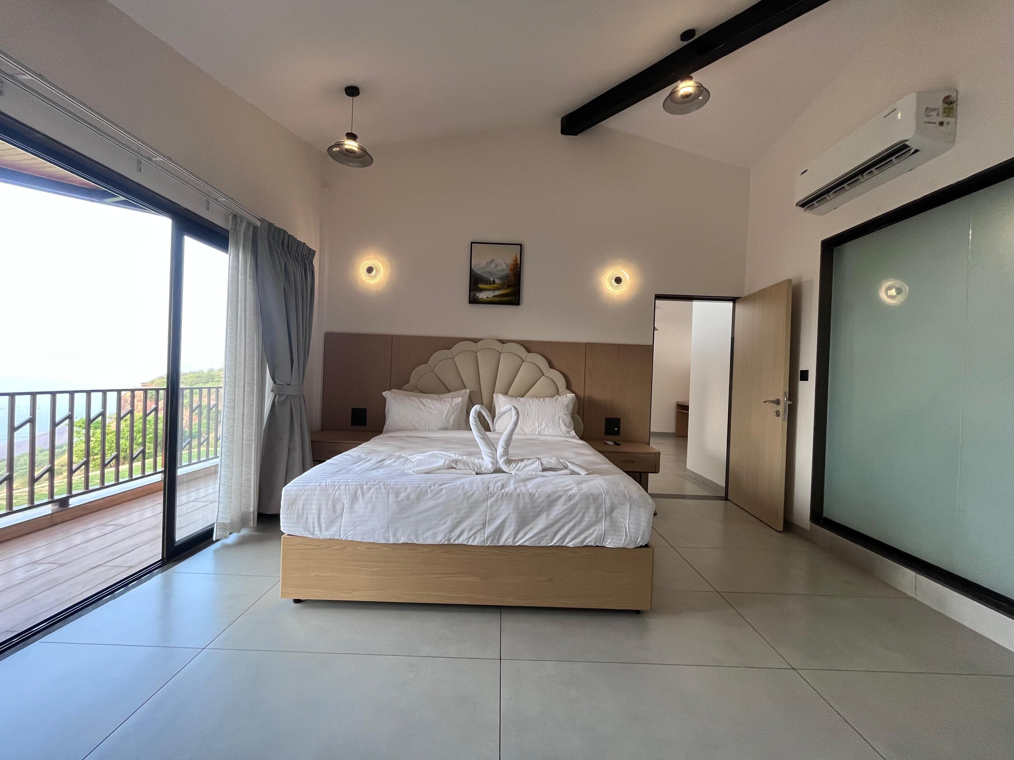 Economy Double Room, Balcony, Valley View