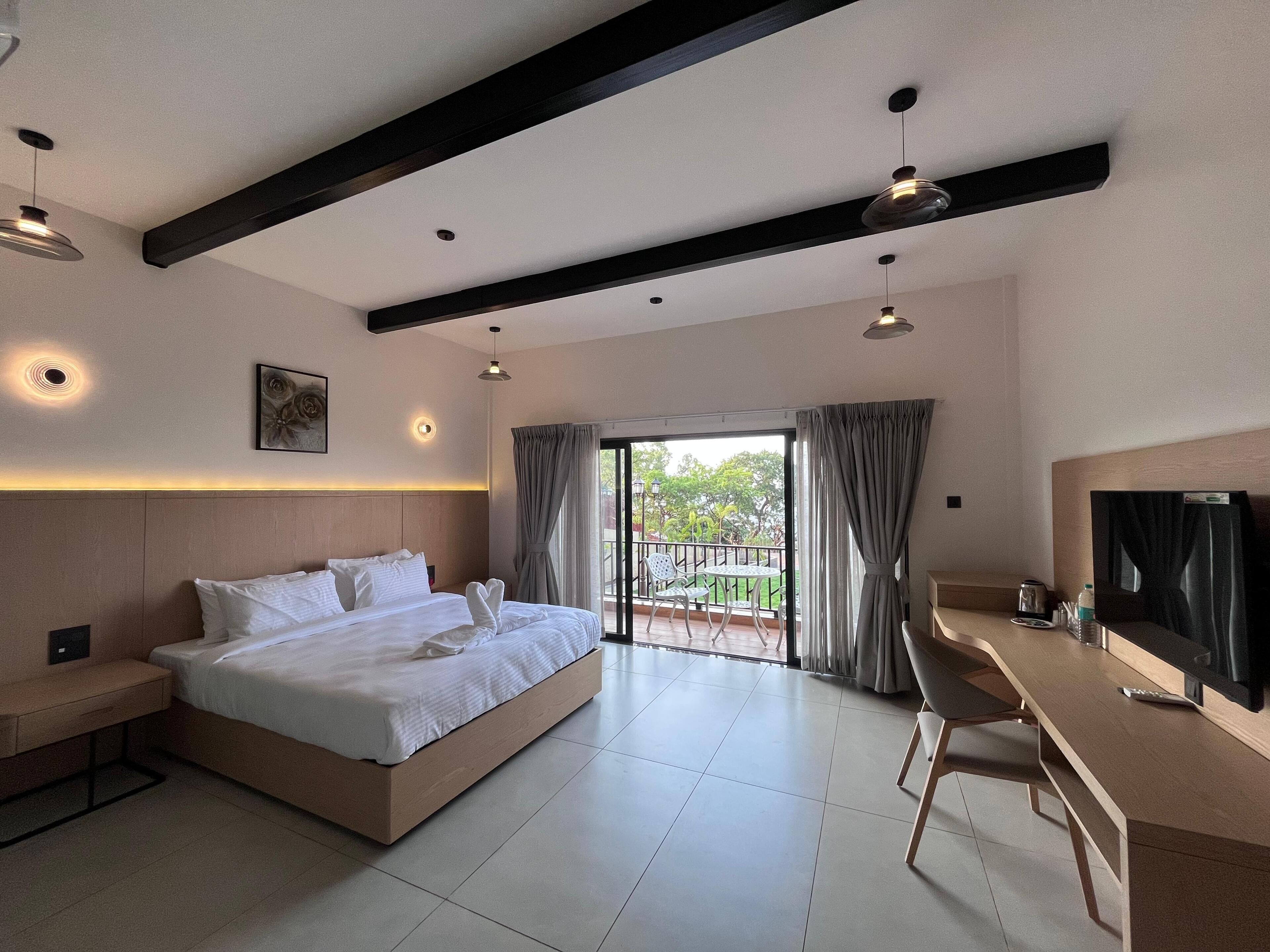 Deluxe Double Room, Balcony, Valley View