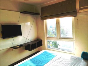 Habitación Deluxe doble | Escritorio y espacio para trabajar con un portátil