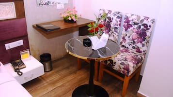 Deluxe Double Room | Interior