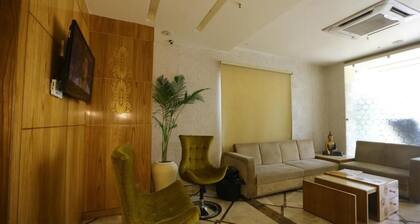 Hotel Gurveer Royal