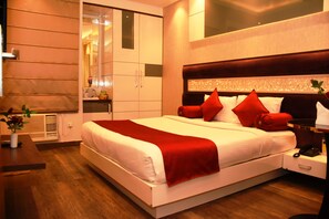 Deluxe Double Room - Hotel Gurveer Royal (Lucknow)