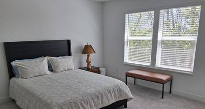 New 3-bedroom condo in charming Cumberland. Close to shopping and restaurants.