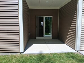 Exterior detail - New 3-bedroom condo in charming Cumberland. Close to shopping and restaurants. (Cumberland)