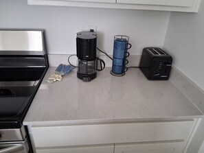 Private kitchen - New 3-bedroom condo in charming Cumberland. Close to shopping and restaurants. (Cumberland)