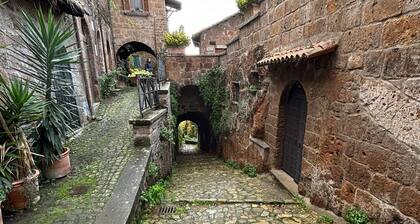 The path of the Etruscans: an authentic village among history, nature and peace