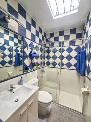 Hair dryer, towels, soap, toilet paper - CASA SOL beautiful bungalow located in Campo International Maspalomas G. Canary Islands (CN)