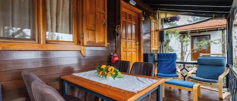 Familienhaus, 2 Schlafzimmer, eingeschrÀnkter Meerblick | Terrasse/Patio