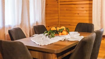 Family House, Garden View | Dining