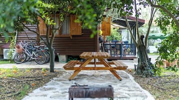 ファミリー ハウス ガーデンビュー | 屋外ダイニングエリア