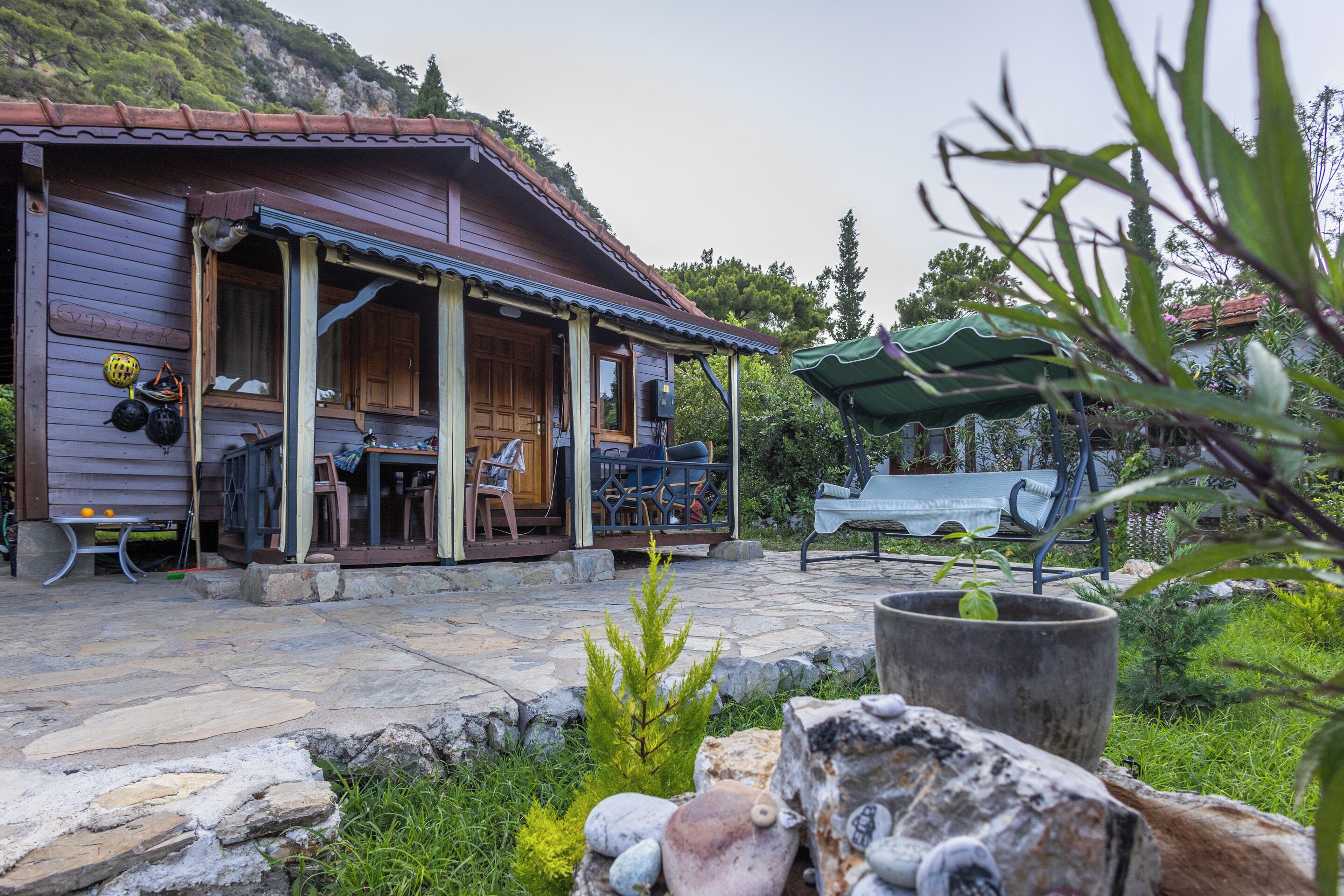 Family House, 2 Bedrooms, Partial Sea View | Property grounds