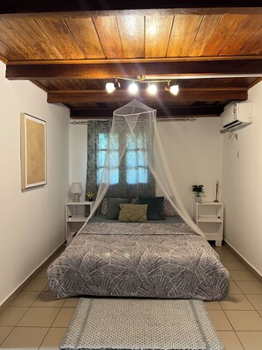 2 chambres, fer et planche à repasser, Wi-Fi, draps fournis