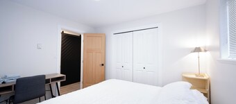 Brand New 1 Bedroom (2 beds) Suite In Family/ Pet Friendly Neighbourhood