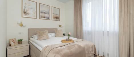 1 bedroom, iron/ironing board, travel cot, WiFi