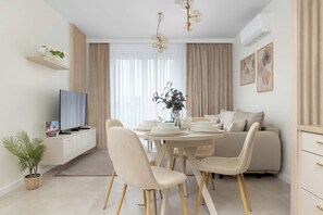 Dining - Modern Apartment | Air Conditioning, Parking, Balcony (Kraków)
