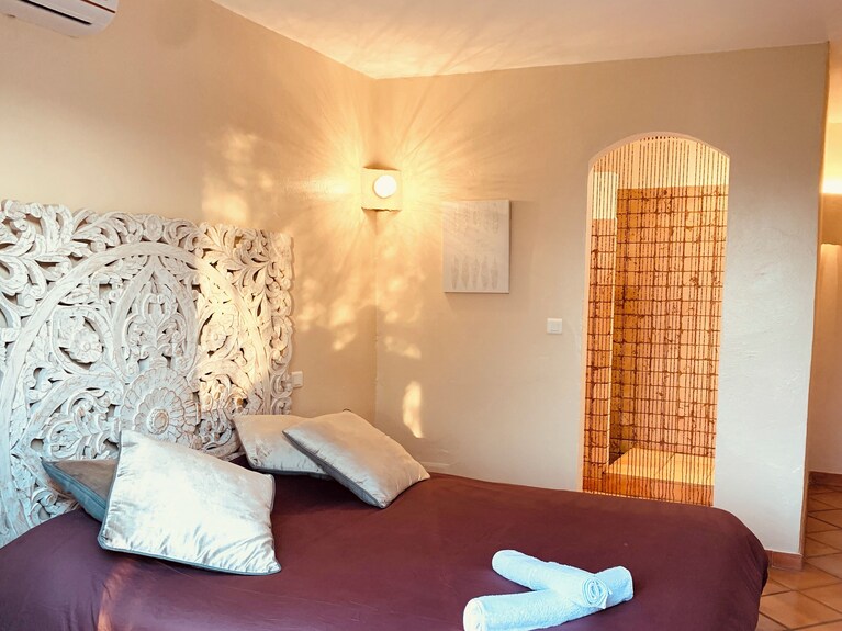Chambre D'hôtes Figari: Suite Familiale De Deux Chambres ( 2 à 4 Personnes ) - Bonifacio