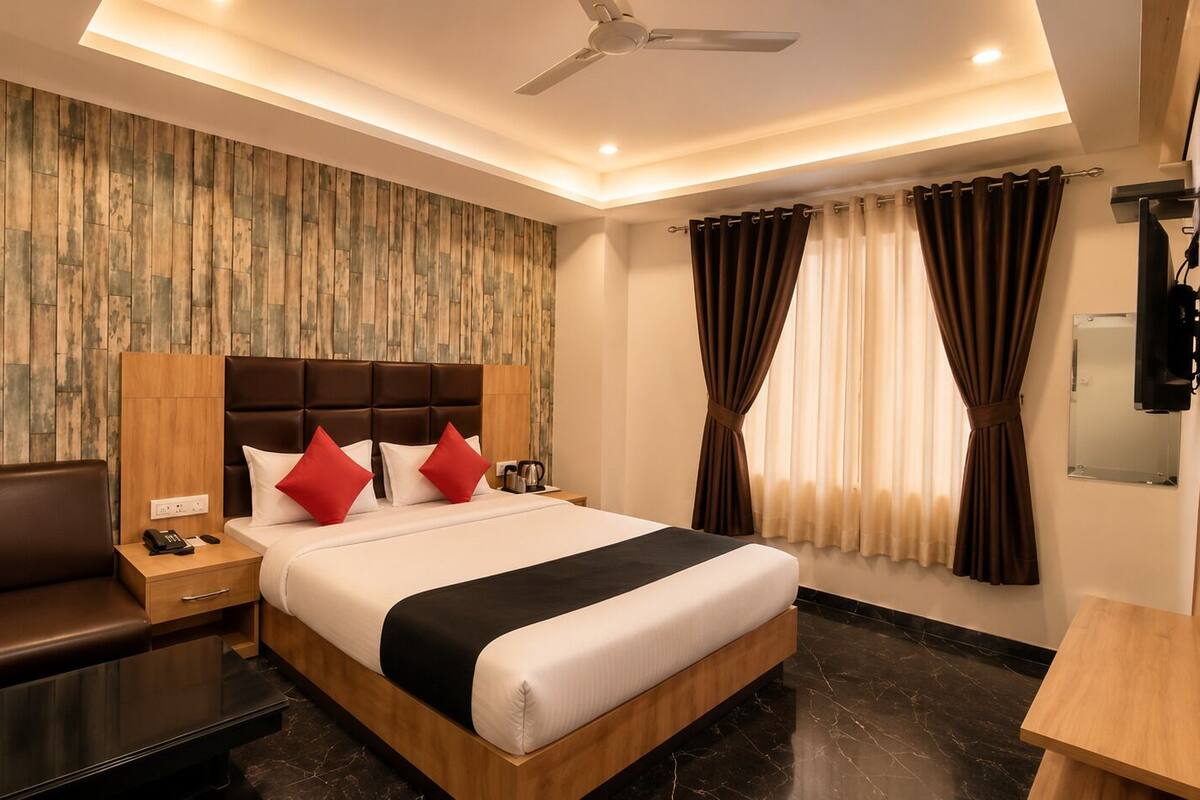 Superior Room | Desk, laptop workspace, soundproofing, free WiFi