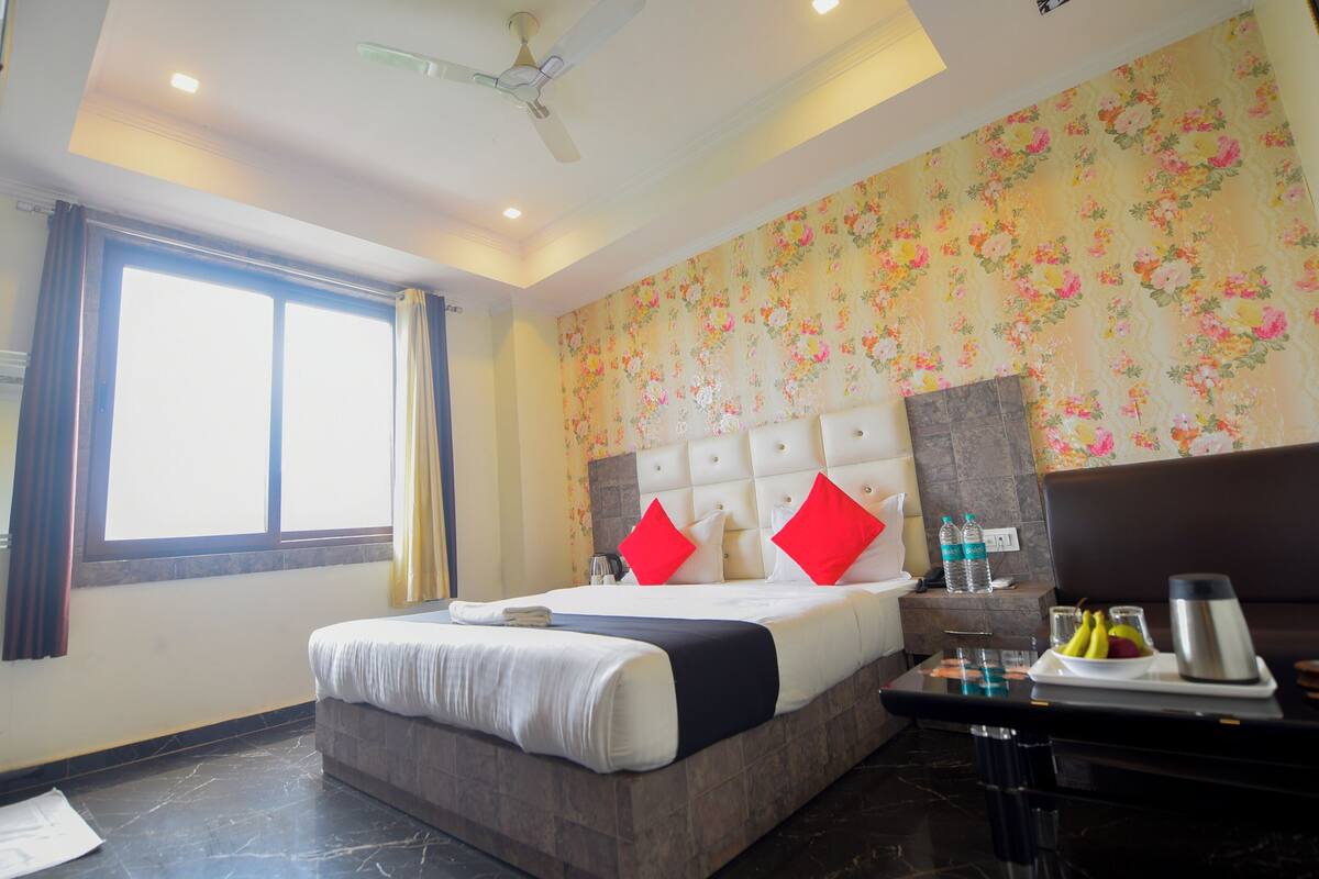 Superior Room | Desk, laptop workspace, soundproofing, free WiFi