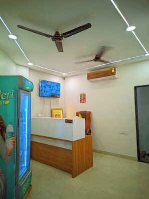 Lobby - AVR Hotel (Indore)