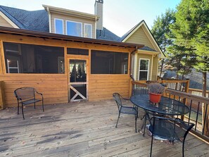 Outdoor dining - Splendidly peaceful, spacious 5-bedroom haven minutes away from hustle-bustle. (Braselton)