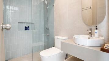 Room, 1 Bedroom, Smoking, Balcony | Bathroom