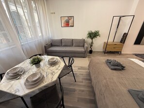 Estudio superior | Cortinas opacas, tabla de planchar con plancha, wifi gratis
