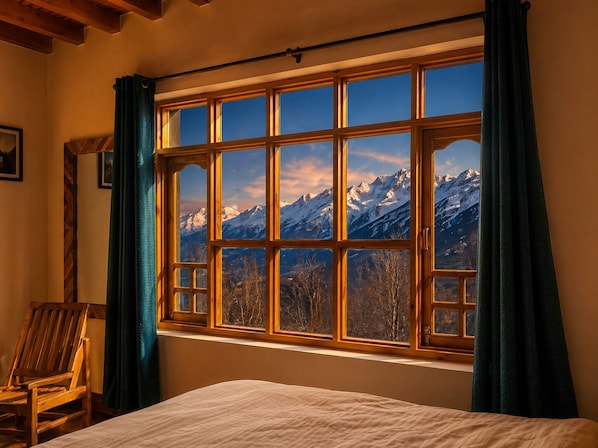 Superior Room | Bed sheets - Pema's Cottage (Spiti)